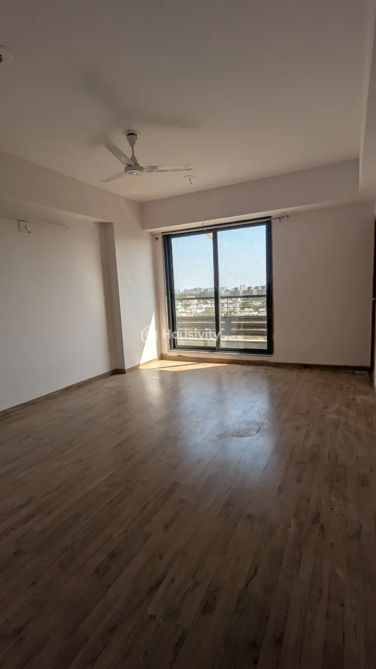 3 BHK Flat for Rent in Kudasan, Gandhinagar Image 6