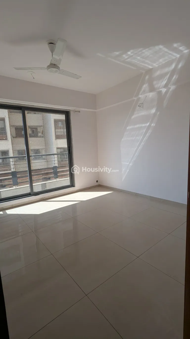 3 BHK Flat for Rent in Kudasan, Gandhinagar Image 5