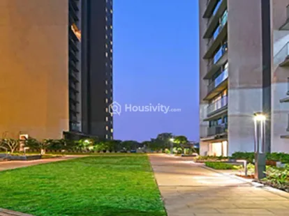 Rustomjee Paramount Image 2