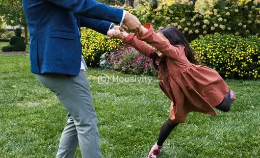 Squarefeet Y Square Image 16