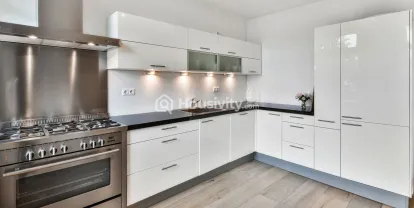 Zee Manubharati Image 4