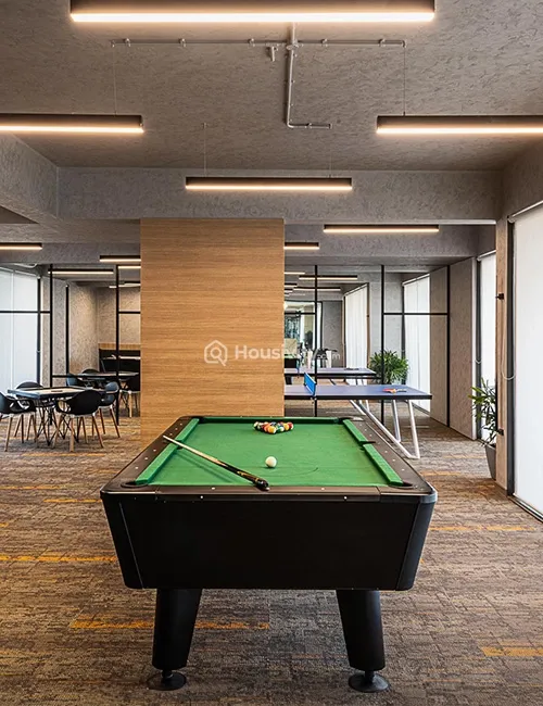 Platinum Esquire Image 4