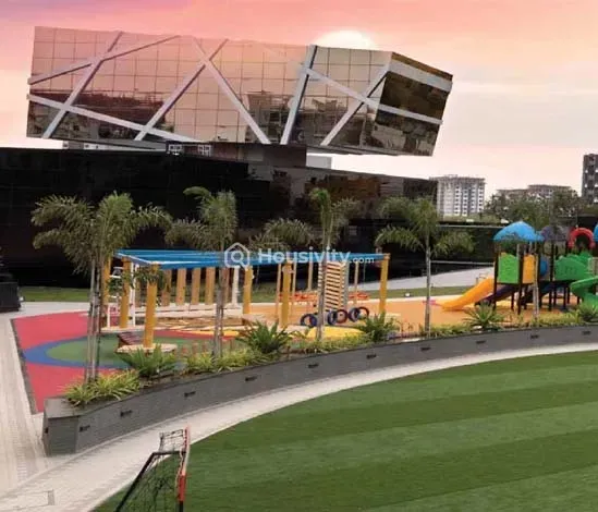 Majestique Manhattan Image 1