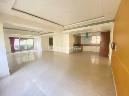 4 BHK Flat for Sale in Bodakdev, Ahmedabad Image 1