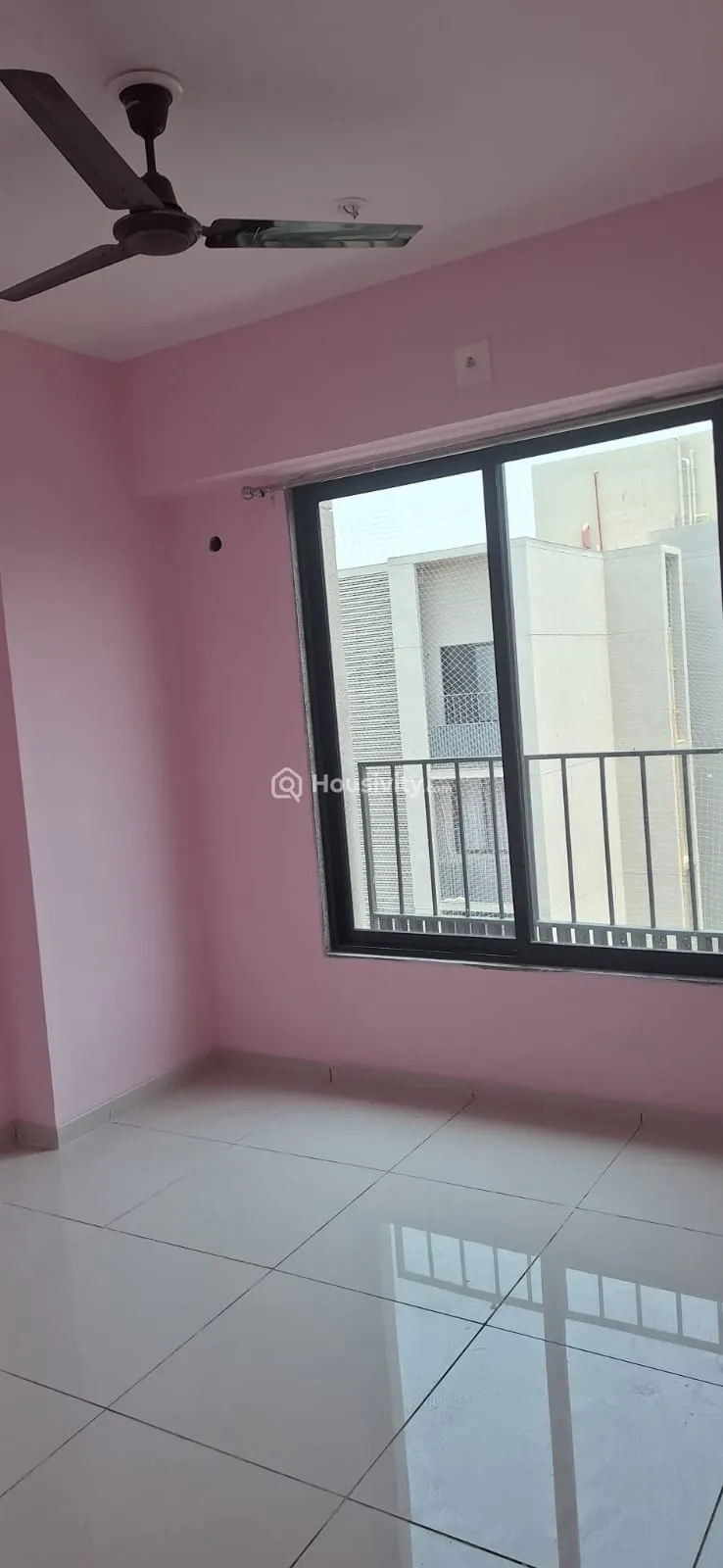 2 BHK Flat On Rent Image 5