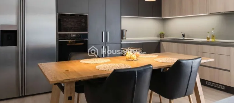 Manav La Moda Image 4