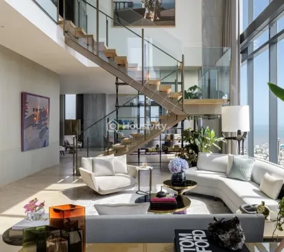 Gera Joy On Treetop Image 2