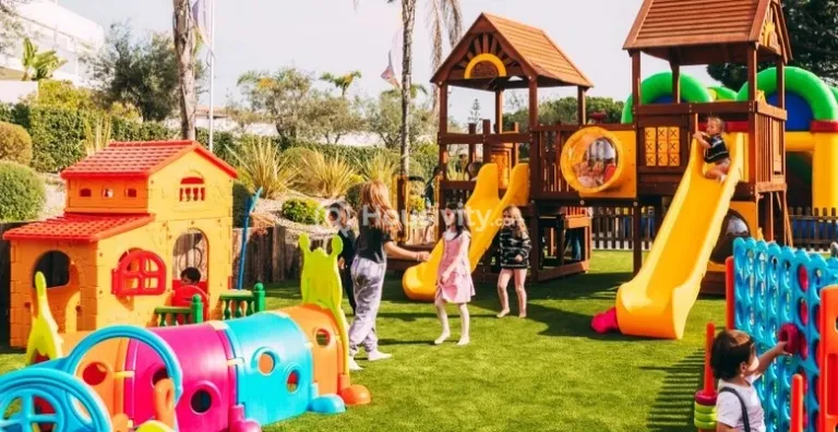 NG Palm Nest Image 6