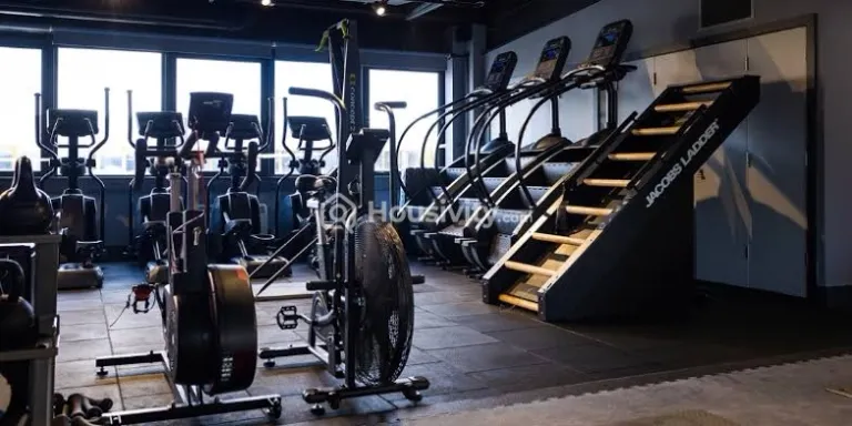 Akshay Floria 2 Image 4