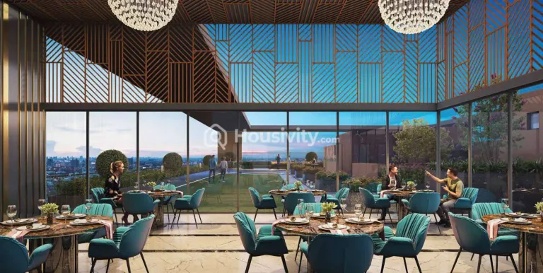 Pyramid Crown Eight Image 4