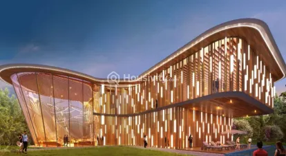 MRG The Crown Image 1