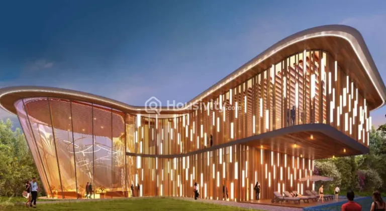 MRG The Crown Image 1