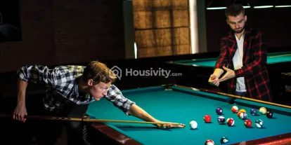 MRG The Crown Image 3