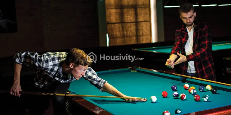 MRG The Crown Image 3