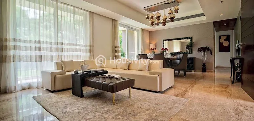 Mahindra Luminare Image 2