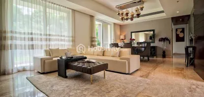 Mahindra Luminare Image 2