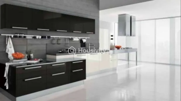 India The Regalia Crest Image 3