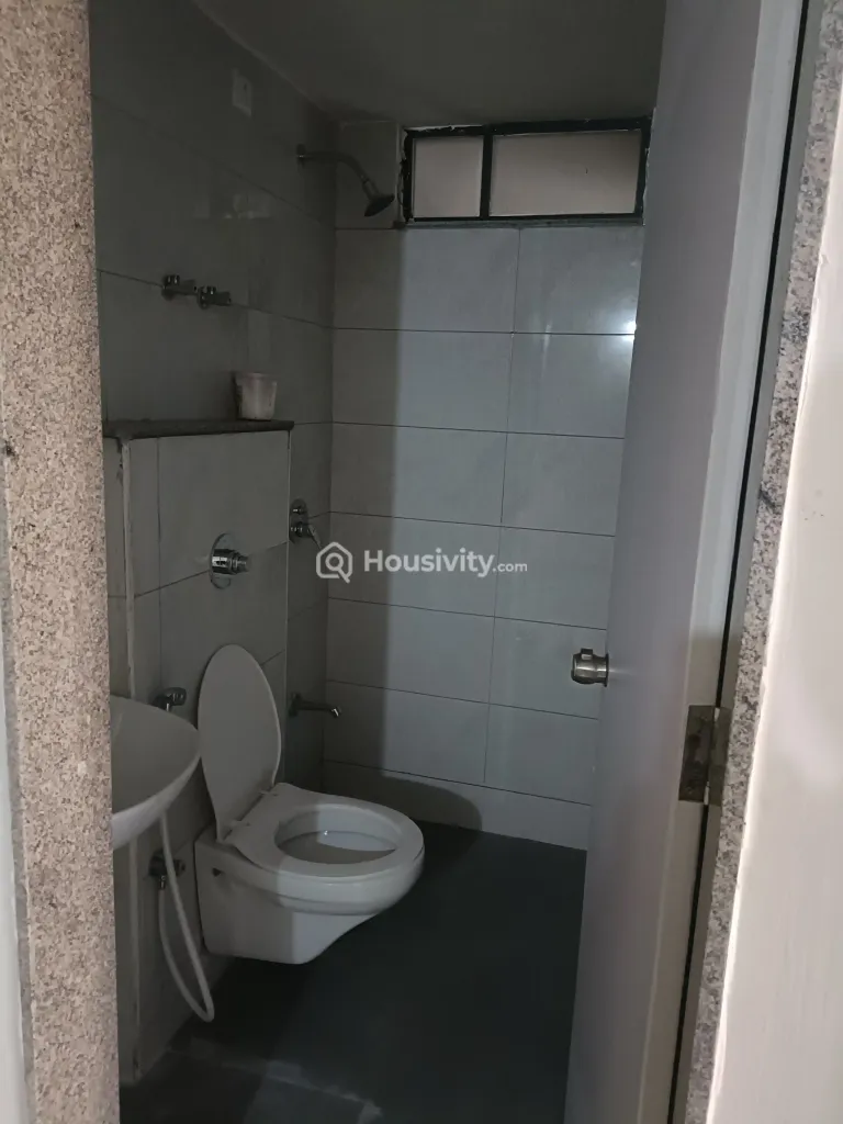 2 BHK Flat On Rent Image 7