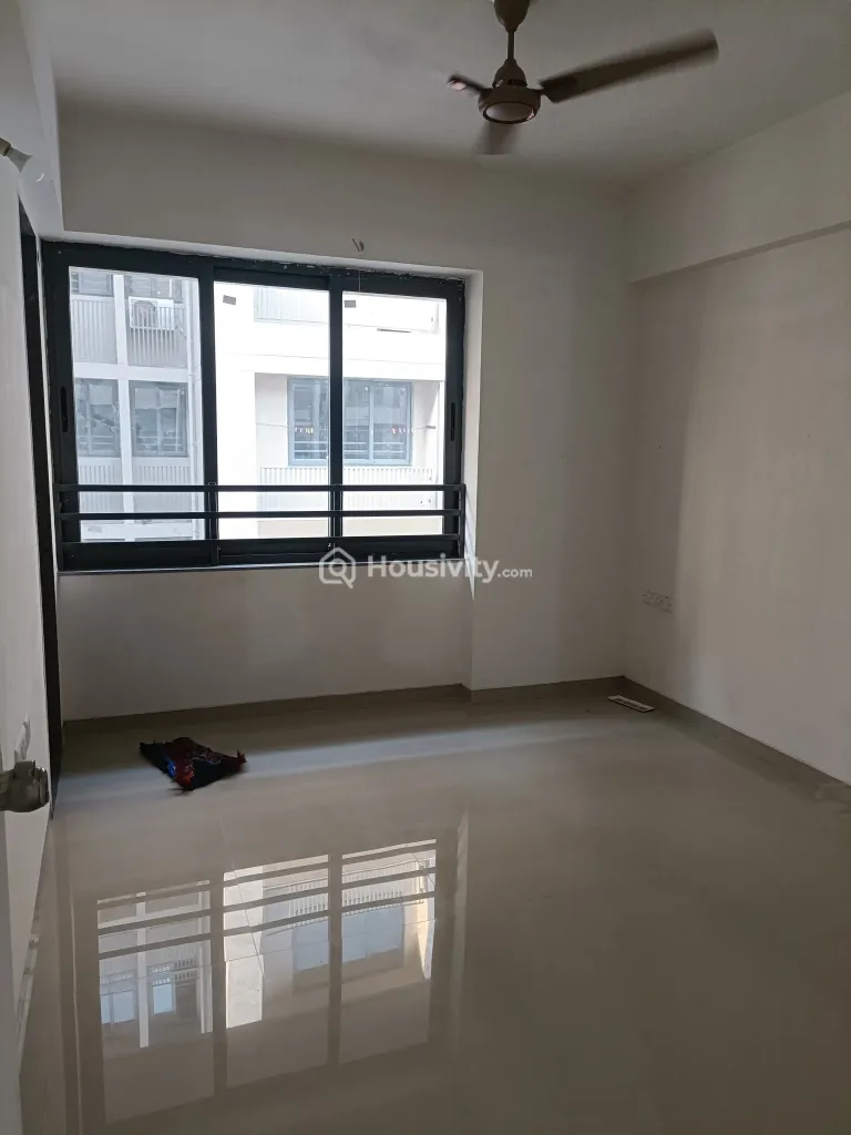 2 BHK Flat On Rent Image 4