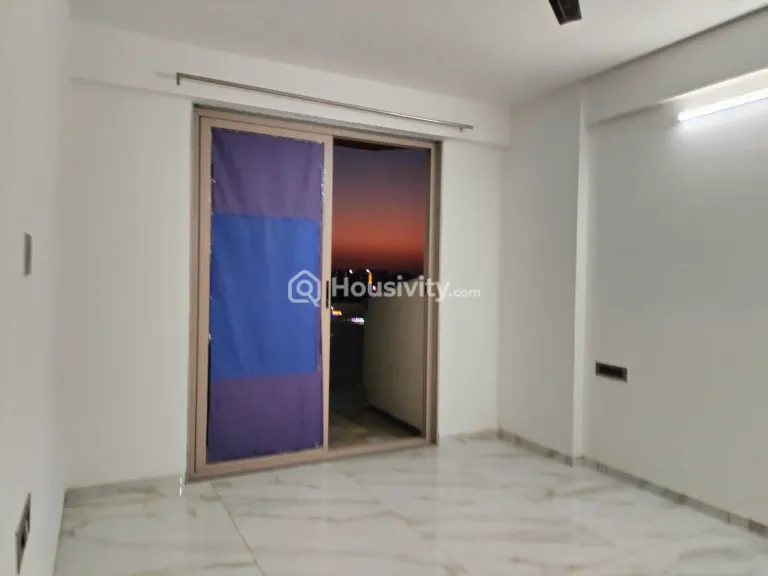 2 BHK Flat for Rent in Sargasan, Gandhinagar Image 4
