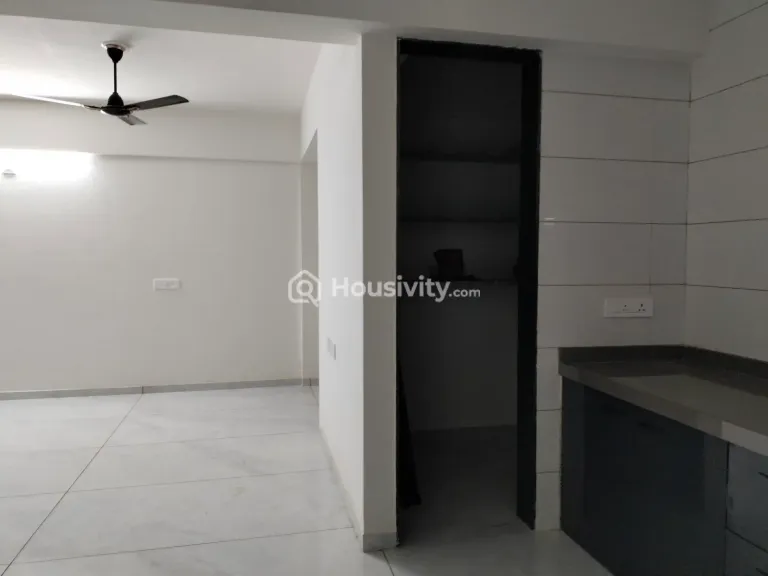 3 BHK Flat for Rent in Sargasan, Gandhinagar Image 6