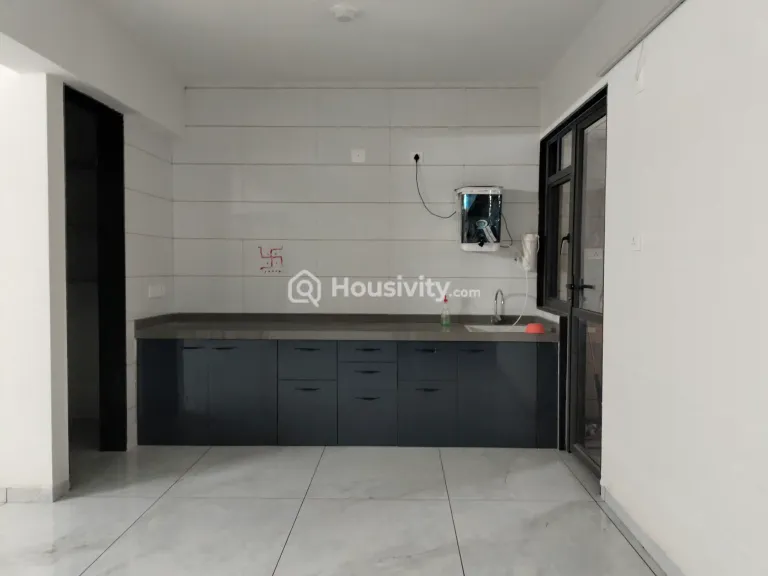 3 BHK Flat for Rent in Sargasan, Gandhinagar Image 9