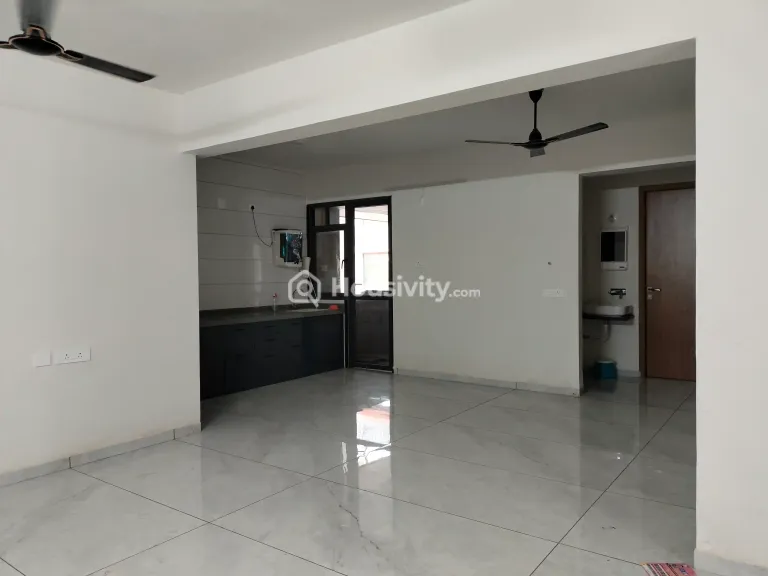 3 BHK Flat for Rent in Sargasan, Gandhinagar Image 11