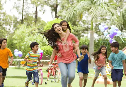 Risinia The Twinz Image 7