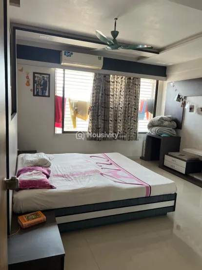 4 BHK Flat for Sale in Science city, Ahmedabad Image 8