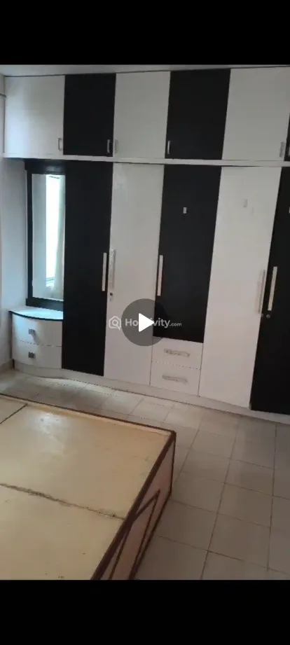 2 BHK Flat On Rent Image 2