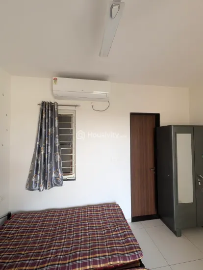 2 BHK Flat On Rent Image 3