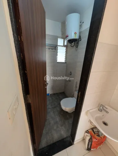 2 BHK Flat On Rent Image 4