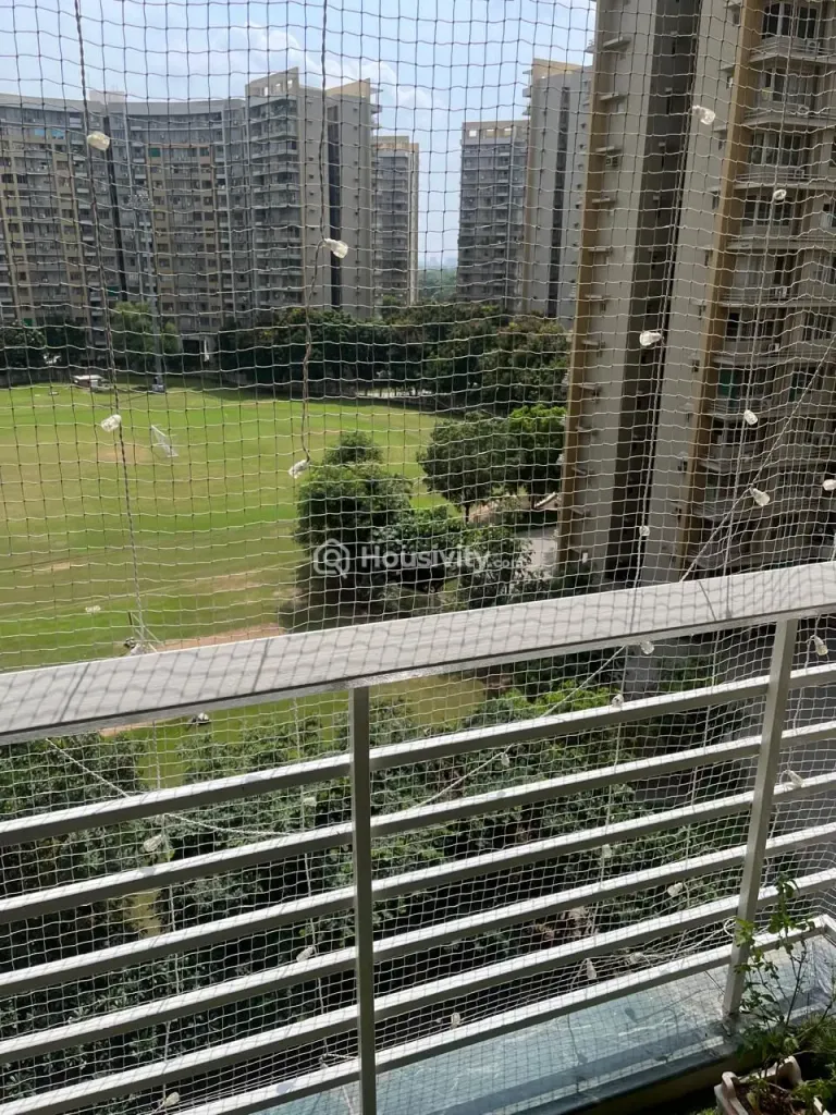 3 BHK Flat for Rent in Vaishnodevi, Ahmedabad Image 8