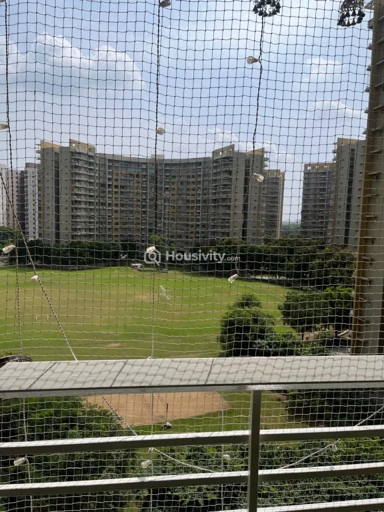 3 BHK Flat for Rent in Vaishnodevi, Ahmedabad Image 4