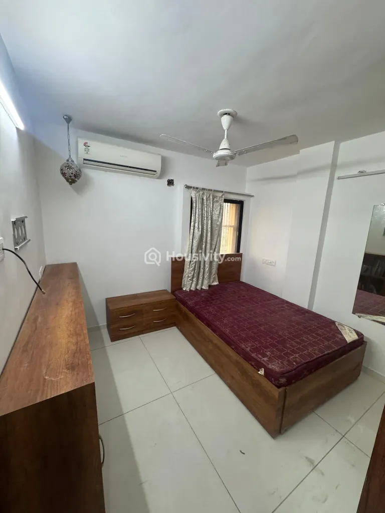 3 BHK Flat for Rent in vastrapur, Ahmedabad Image 9
