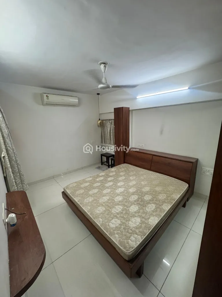3 BHK Flat for Rent in vastrapur, Ahmedabad Image 8