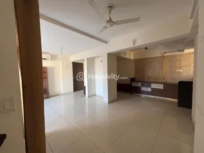 3 BHK Flat On Rent Image 2