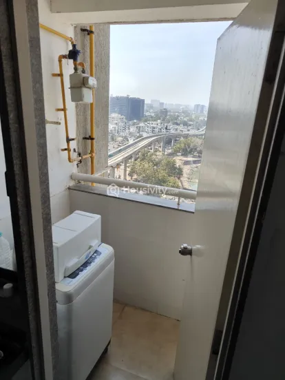 2 BHK Flat for Sale in Thaltej, Ahmedabad Image 1