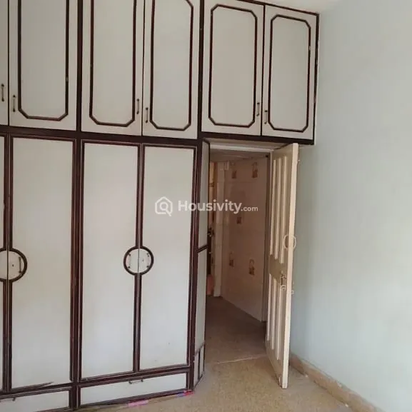 2 BHK Flat On Rent Image 2