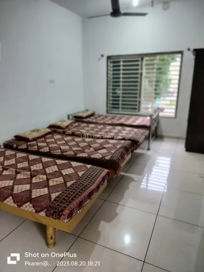 The Passengers Girl's hostel Image 10