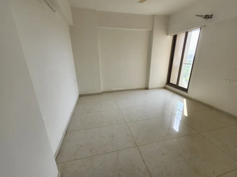 3 BHK Flat for Rent in Sargasan, Gandhinagar Image 7