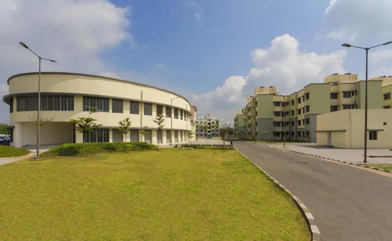  Flat for Sale in SEZ, Gift City Image 2