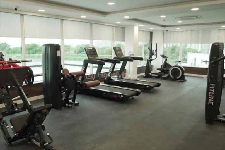 Uma Square Thumbnail