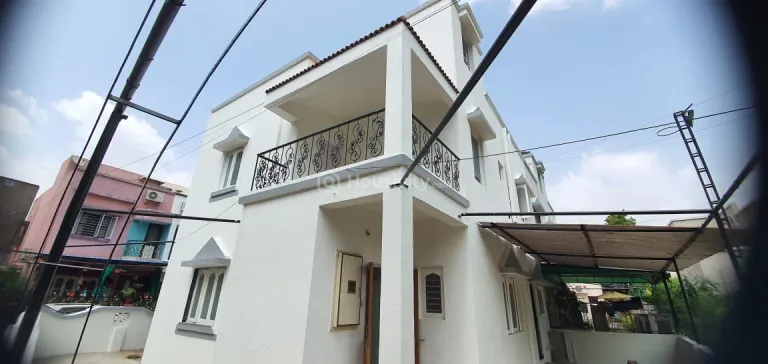 4 BHK Bunglow for Sale in S G Highway, Ahmedabad Image 1