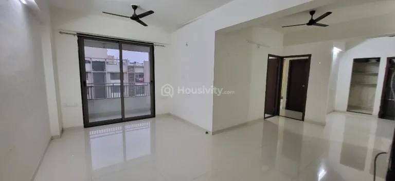 2 BHK Flat for Rent in Sargasan, Gandhinagar Image 4