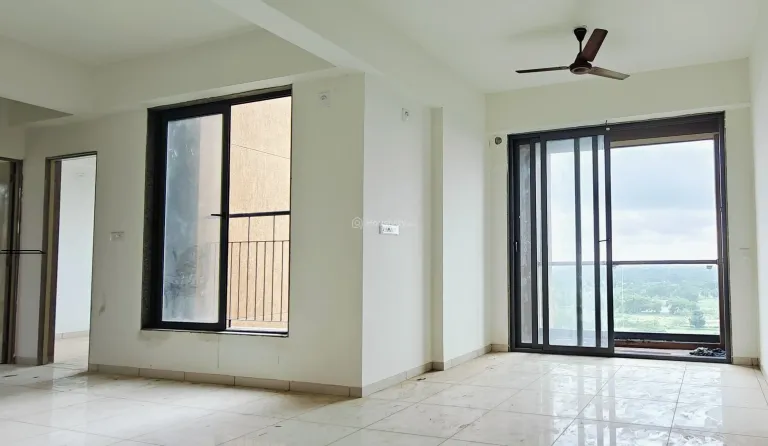3 BHK Flat for Rent in Sargasan, Gandhinagar Image 1