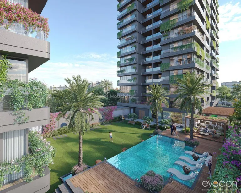 Courtyard Tiara Image 2