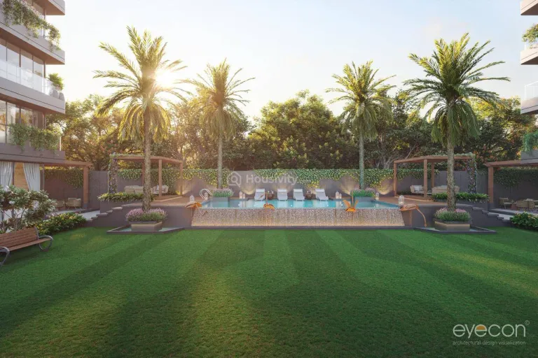 Courtyard Tiara Image 3