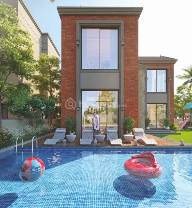 Courtyard Luxuria Image 9