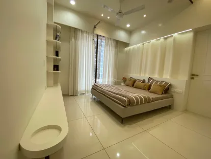 Shantanu Green Image 5